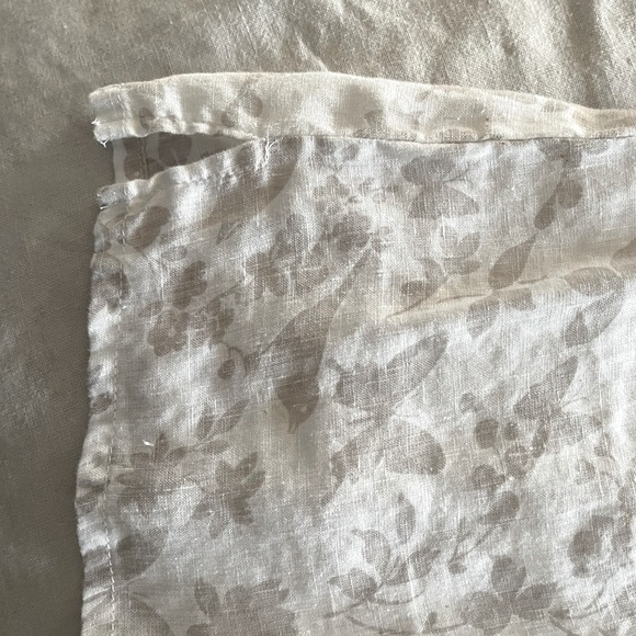 Pretty Spring butterfly print. Pale silvery grey on white. Coldwater Creek. PL. - Picture 4 of 8